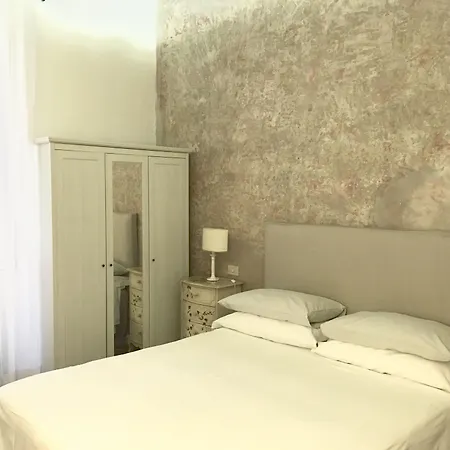 Vicolo Del Lupo 4*